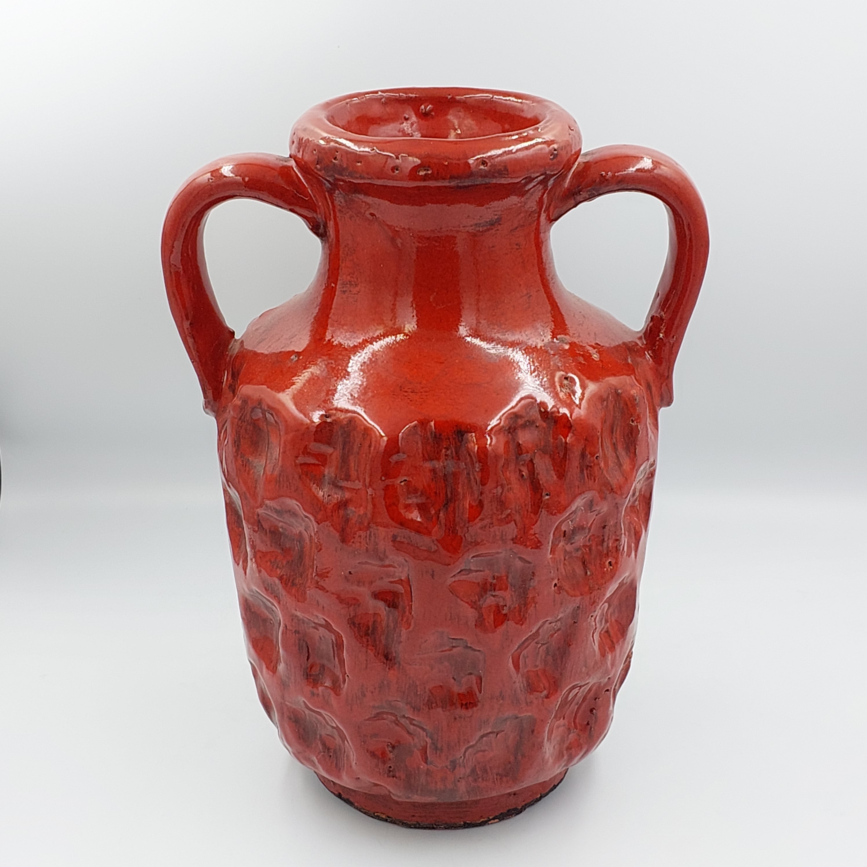 Red vase with handles - Success Gifts