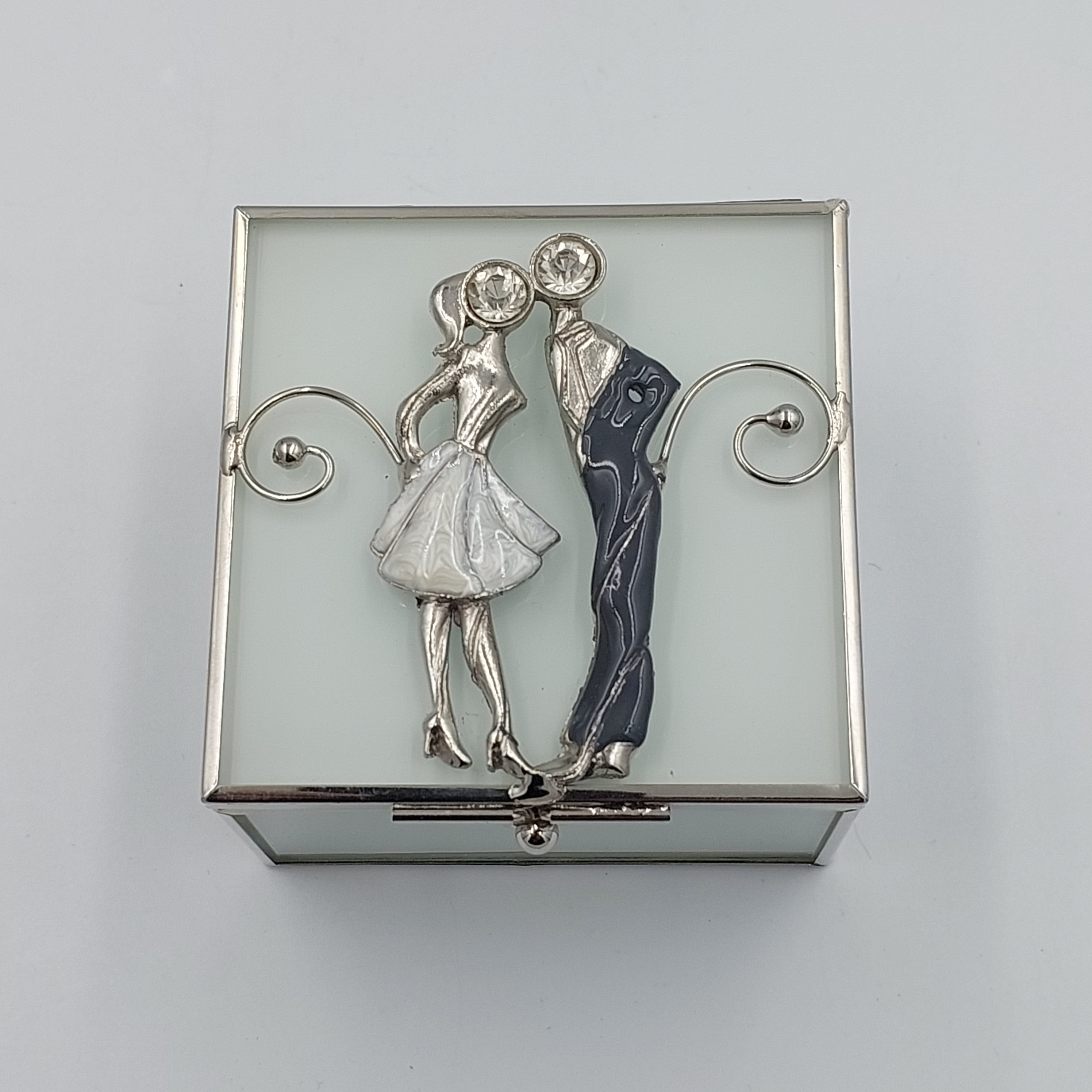 Glass Jewel Box Kiss