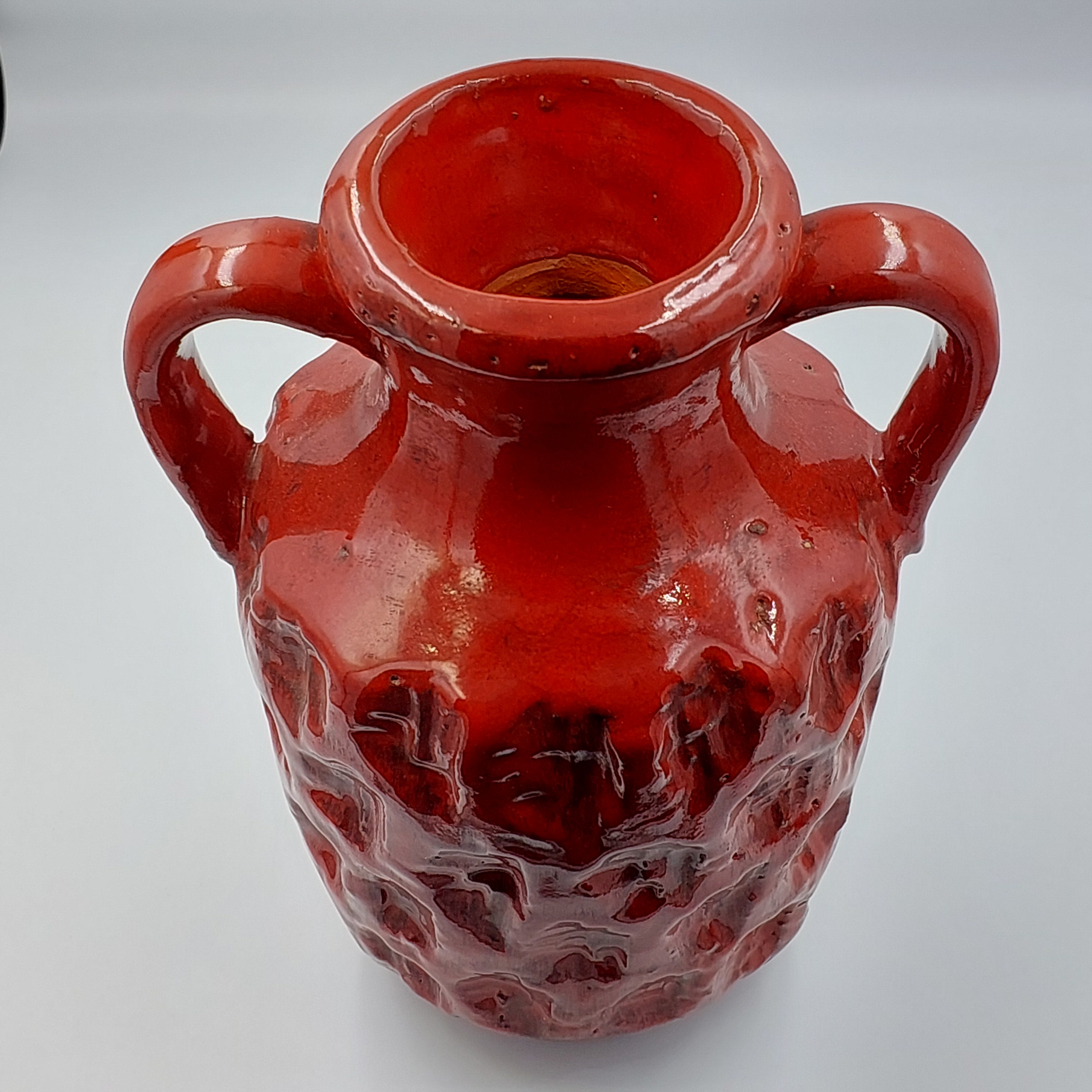 Red vase with handles - Success Gifts